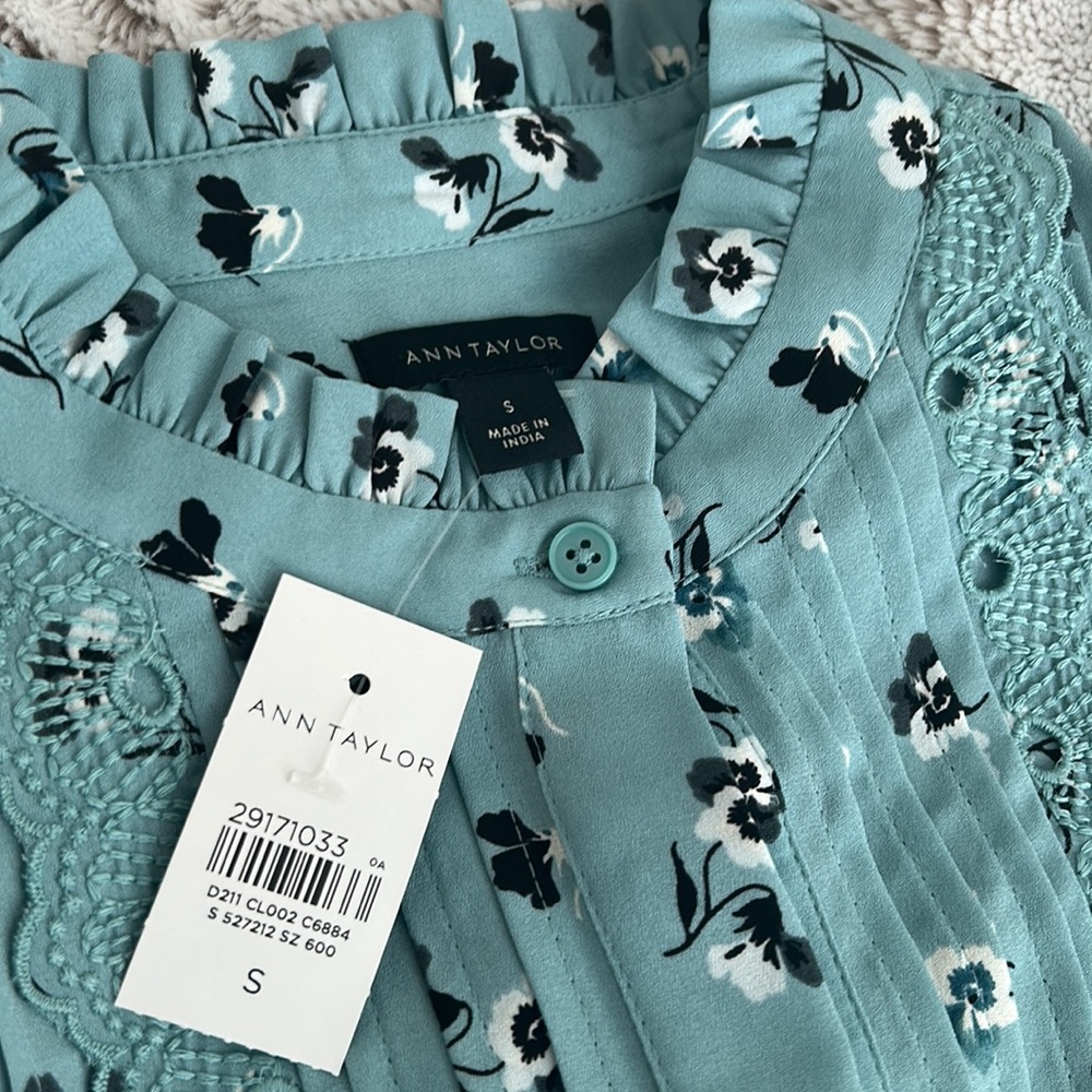NWT Ann Taylor floral pleated ruffle blouse - Picture 10 of 12